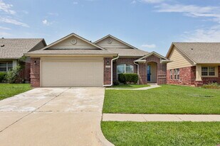 2813 Edgemere Dr in Norman, OK - Building Photo