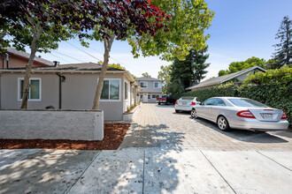 518 Cedar St in Redwood City, CA - Building Photo - Building Photo