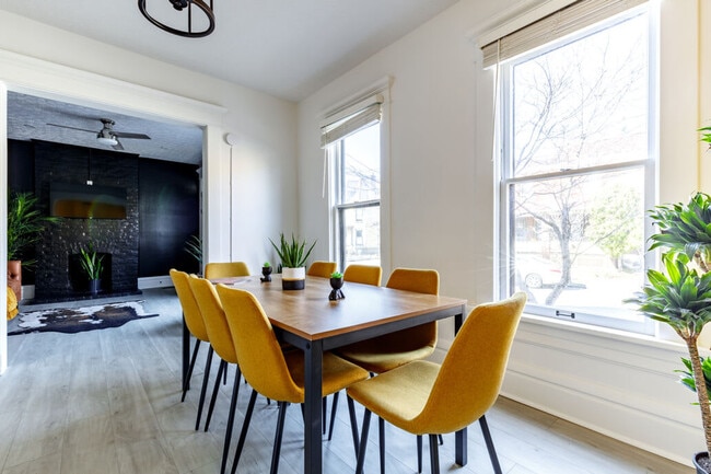 313 W 4th Ave