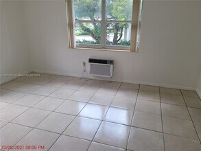 2615 SW 22nd Ave in Miami, FL - Building Photo - Building Photo
