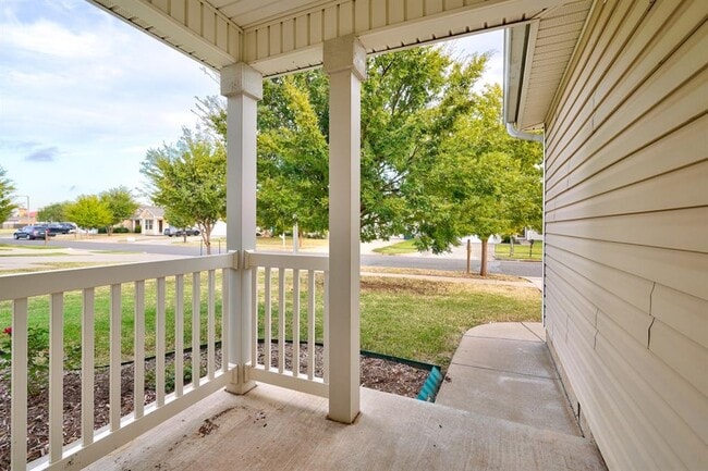 1808 NW 143rd St in Edmond, OK - Foto de edificio - Building Photo