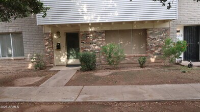 1627 W Hazelwood St in Phoenix, AZ - Building Photo - Building Photo
