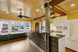 3246 NE 57th Ave in Portland, OR - Building Photo - Building Photo