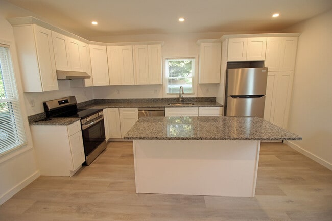 105 Washington St, Unit 1