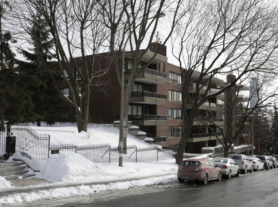 3495 du Musée in Montréal, QC - Building Photo