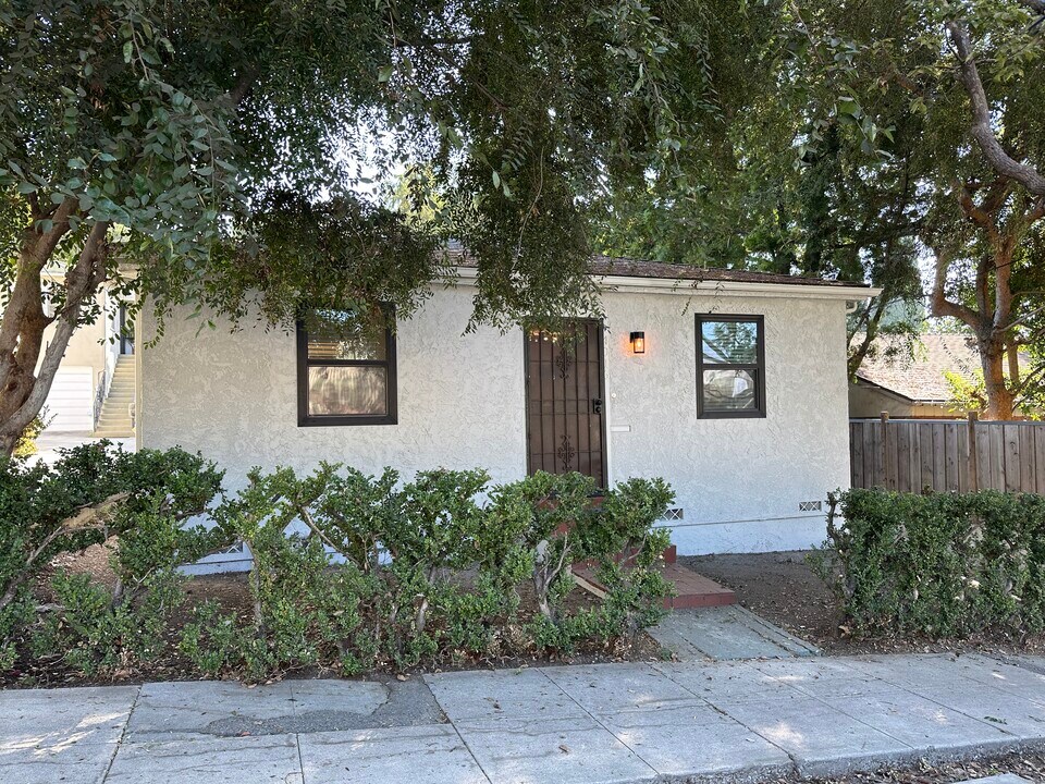 4016 Prospect Ave in Los Angeles, CA - Building Photo
