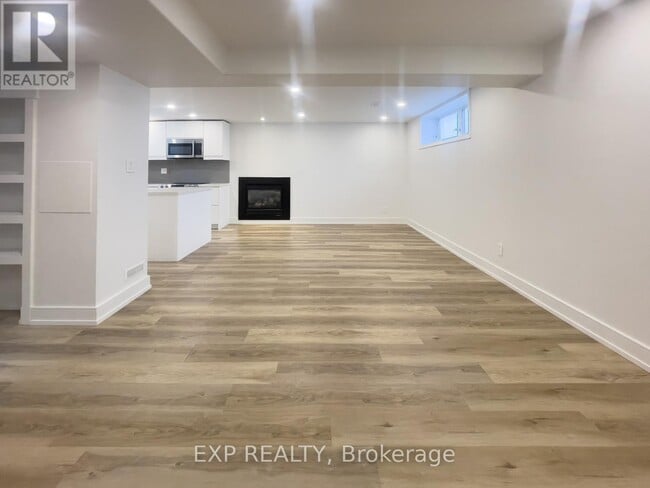 38 Inverdon Rd in Toronto, ON - Building Photo - Building Photo