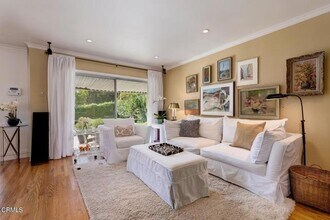 807 N Doheny Dr in Beverly Hills, CA - Building Photo - Building Photo