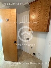 170 E Fairfield St in Gladstone, OR - Building Photo - Building Photo