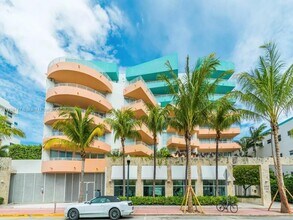 226 Ocean Dr in Miami Beach, FL - Building Photo - Building Photo