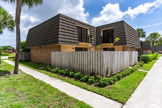 622 6th Way in West Palm Beach, FL - Building Photo - Building Photo