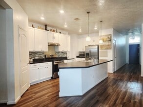 2606 Oakwood Blf Trl in Houston, TX - Building Photo - Building Photo