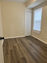7045 S Oakley Ave in Chicago, IL - Building Photo - Building Photo