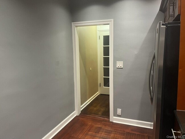 1270 White Plains Rd in Bronx, NY - Building Photo - Building Photo