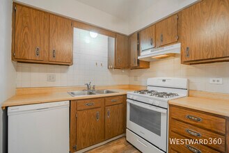 10413 Dearlove Rd in Glenview, IL - Building Photo - Building Photo