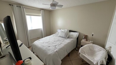 2236 N Cypress Bend Dr in Pompano Beach, FL - Building Photo - Building Photo