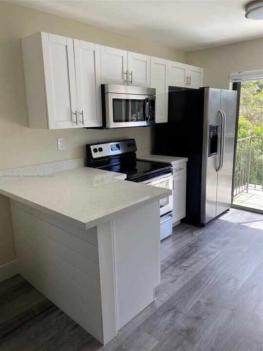 2730 W 60th Pl in Hialeah, FL - Building Photo