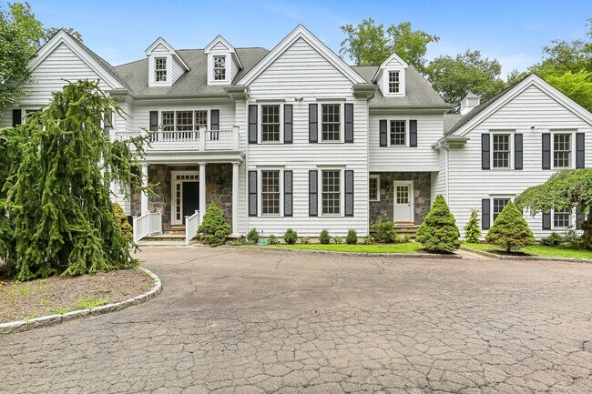 5 Winthrop Hill in Weston, CT - Building Photo - Building Photo