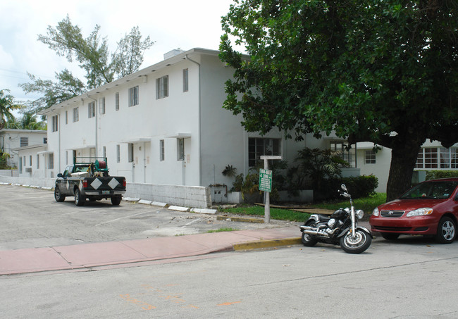 Chic Place at Lincoln in Miami Beach, FL - Foto de edificio - Building Photo