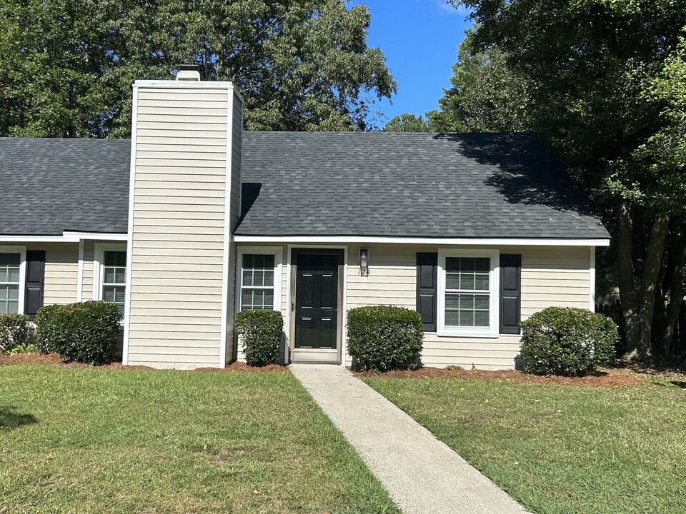 124 Pintail Ln in Rocky Mount, NC - Building Photo