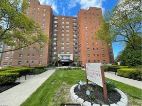 11720 Edgewater Dr, Unit 301