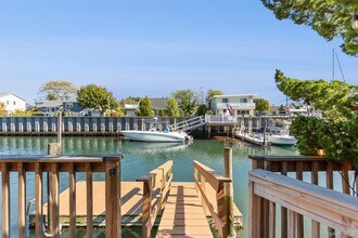 58 Forester St in Long Beach, NY - Foto de edificio - Building Photo