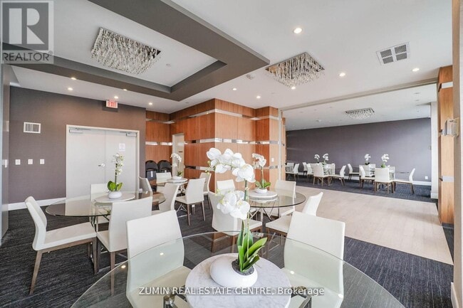 9191 Yonge St in Richmond Hill, ON - Building Photo - Building Photo