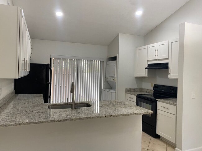 428 Eron Way in Winter Garden, FL - Building Photo - Building Photo