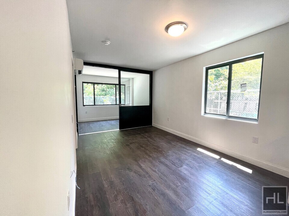 67-47 Alderton St-Unit -2 in Queens, NY - Building Photo