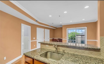 15-1303-1-19 Tichenor Ln, Unit 301 in Newark, NJ - Foto de edificio - Building Photo