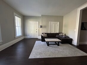 212 W Montgomery Ave, Unit #2 in Rockville, MD - Building Photo - Building Photo