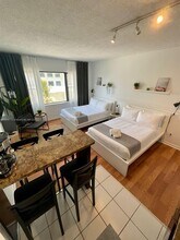 6345 Collins Ave in Miami Beach, FL - Foto de edificio - Building Photo