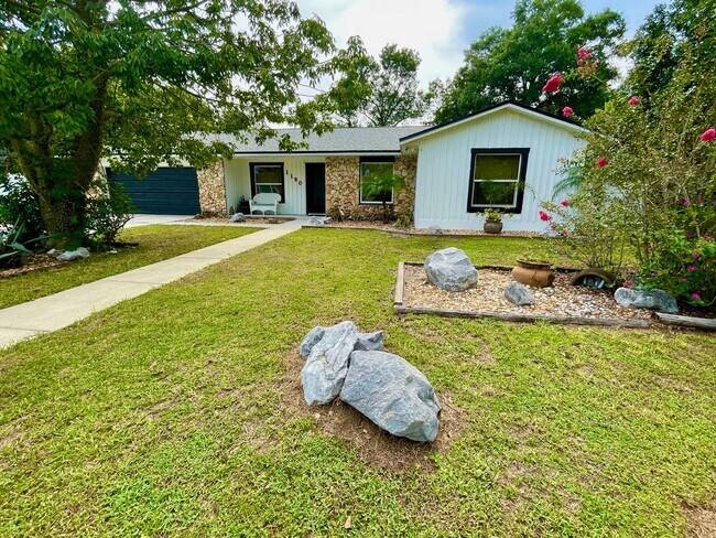 property at 1190 Palos Verde Dr