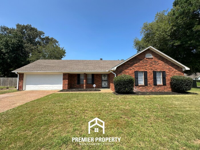 4237 Moonfall Way in Memphis, TN - Building Photo