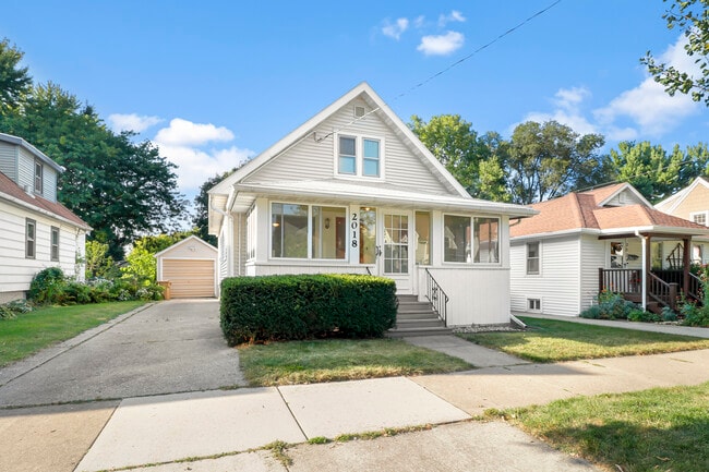 property at 2018 E Mifflin St