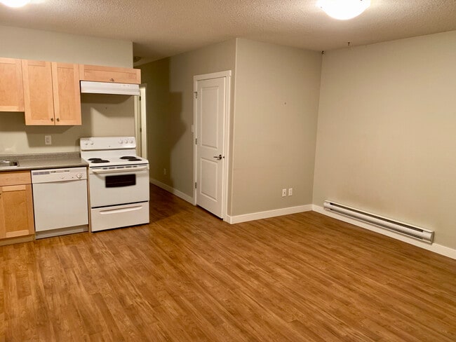 814 Garnet St in Regina, SK - Building Photo - Building Photo