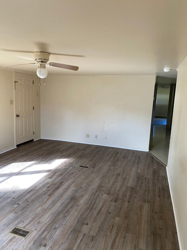 36517 Sunshine Rd in Zephyrhills, FL - Foto de edificio - Building Photo