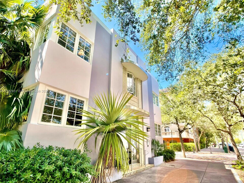 260 Euclid Ave in Miami Beach, FL - Building Photo