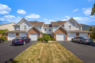 1483 Ashbury Ln W in Roselle, IL - Building Photo - Building Photo