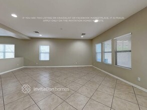 9444 W Wilshire Ave in Phoenix, AZ - Foto de edificio - Building Photo