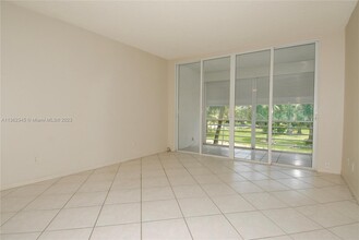 2731 NE 14th St in Pompano Beach, FL - Building Photo - Building Photo