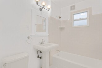 2610 Glenwilde Pl E in Seattle, WA - Building Photo - Building Photo