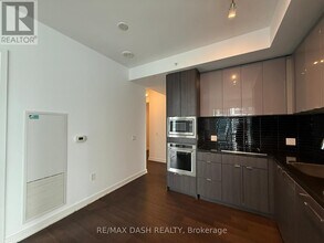 115-4115 Blue Jays Way in Toronto, ON - Building Photo - Building Photo