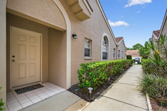 3874 Darston St in Palm Harbor, FL - Foto de edificio - Building Photo