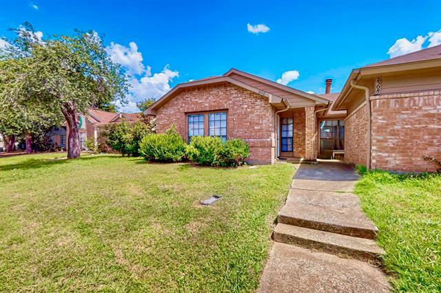 2510 Limestone Dr in Arlington, TX - Building Photo
