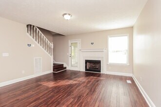 693 Almondwood Pl in La Vergne, TN - Building Photo - Building Photo