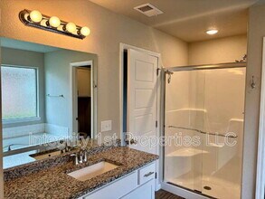 7546 Apache Rd in Shawnee, KS - Building Photo - Building Photo