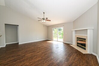14027 Crestwick Dr W in Jacksonville, FL - Building Photo - Building Photo
