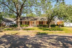 8407 Mullins Dr in Houston, TX - Building Photo - Building Photo