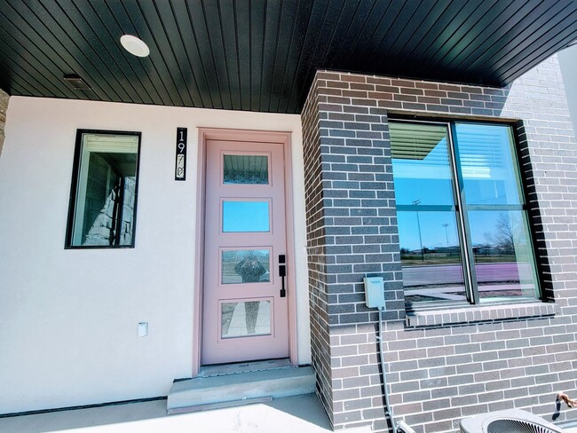 1928 W Jonsson Park Ln in Lehi, UT - Foto de edificio - Building Photo
